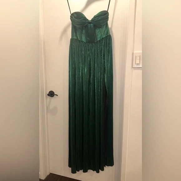 Bronx and Banco Florence Emerald Gown - NWT!! 💚🍀 - Picture 3 of 7